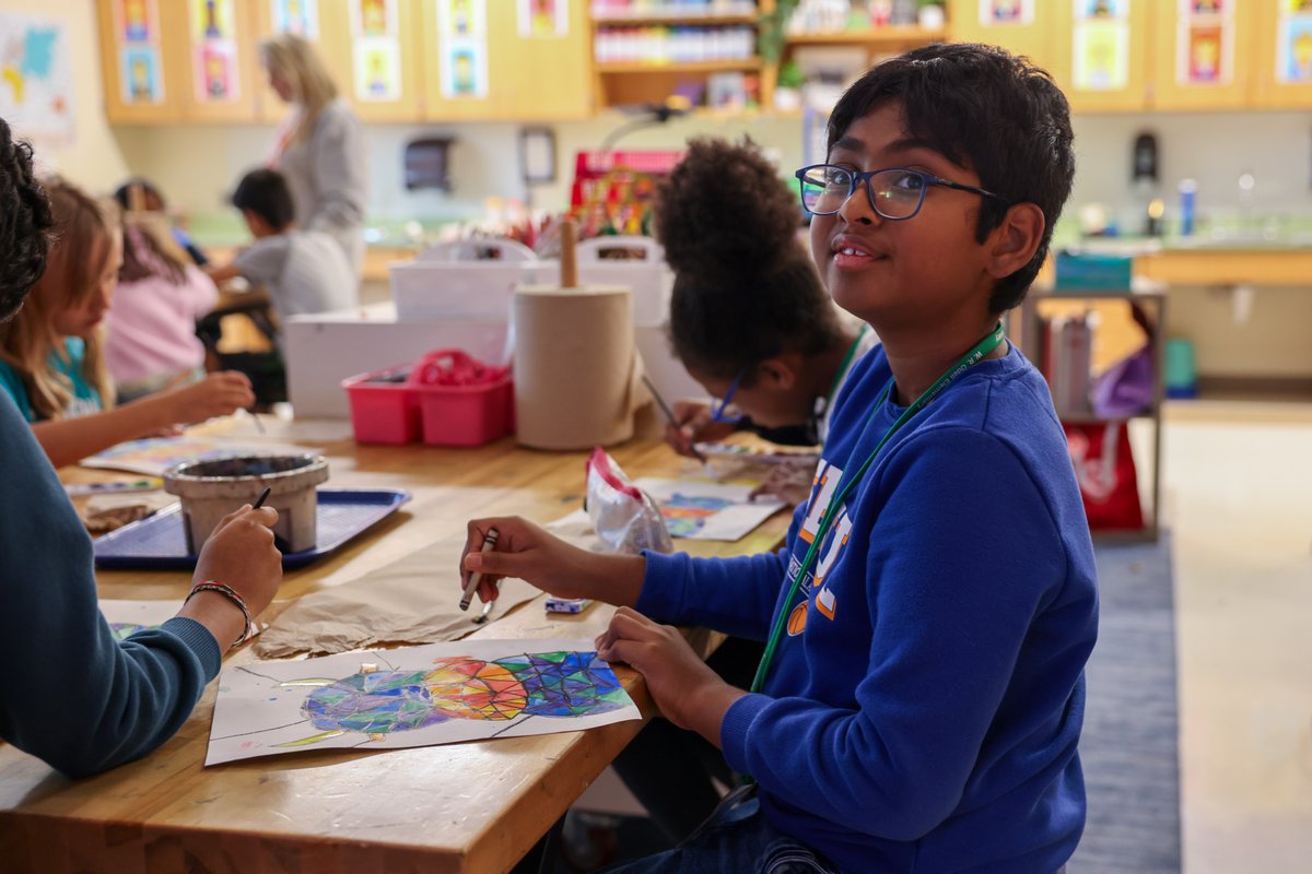 CabCoSchools's tweet photo. Watching these artists work with such focus and determination gives us all the #FridayFeels π¨π« Thereβs nothing like seeing students dive into their creative sideβ¦ Keep up the great work, artists!ποΈ #CCS #ArtistsAtWork https://t.co/lv25z8Y37N