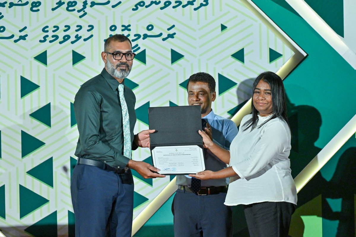 The President's Office (@presidencymv) on Twitter photo President Dr <a href="/MMuizzu/">Dr Mohamed Muizzu</a> inaugurates Dharumavantha Hospital as a tertiary-level facility. Earlier this month, the President announced the Administration’s commitment to enhancing healthcare services in the Malé region, which includes upgrading both Dharumavantha Hospital in Malé President Dr <a href="/MMuizzu/">Dr Mohamed Muizzu</a> inaugurates Dharumavantha Hospital as a tertiary-level facility. Earlier this month, the President announced the Administration’s commitment to enhancing healthcare services in the Malé region, which includes upgrading both Dharumavantha Hospital in Malé