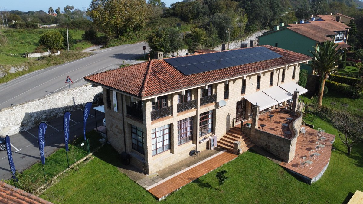 Ven a Prau Riu Hotel Hyundai - Reduce la huella de carbono de tu viaje y disfruta de recarga para VE gratuita.