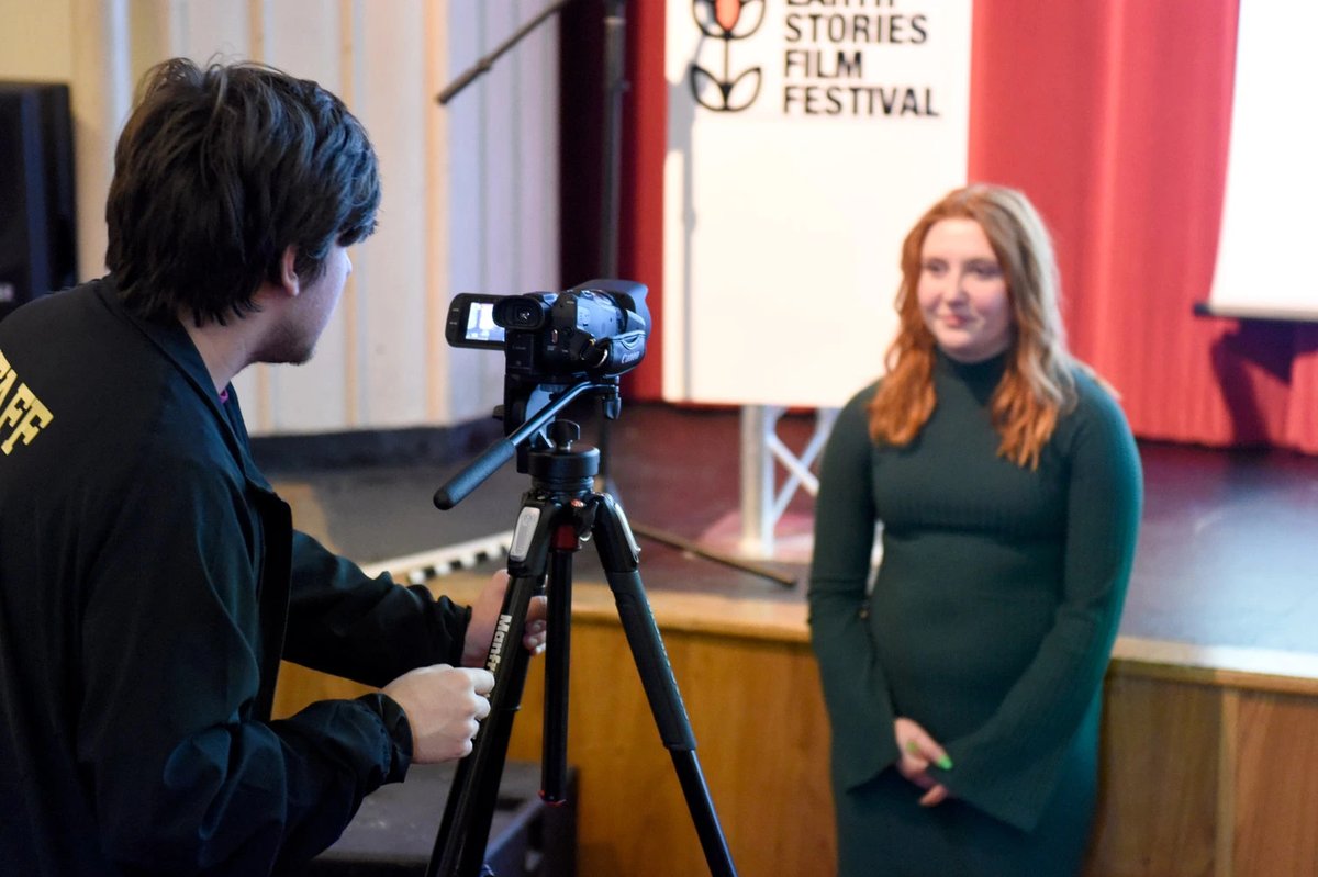KeeleUniversity's tweet image. Young filmmakers up to the age of 25 from around the world are invited to submit their work for this award-winning film festival - Earth Stories, founded and run by students and staff at Keele! 🌎 🎥

Sound like something for you? Find out more here ➡️ keele.ac.uk/earth-stories/…