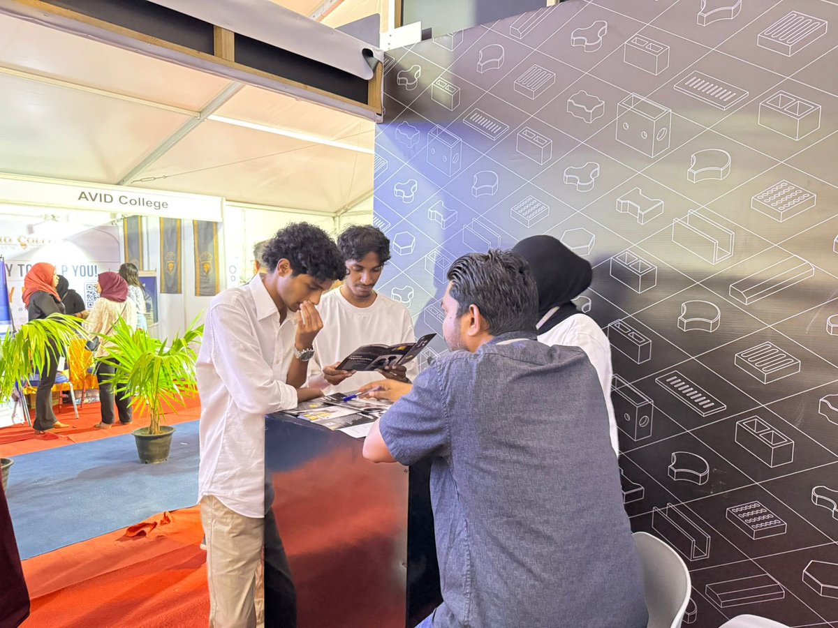 rdcmaldives's tweet photo. Join us at Dhaalan: National Skills & Career Expo 2024. Drop by, today and tomorrow at Hulhumaleβ Central Park to explore more about the career opportunities we offer.
π 15 to 16 November
β° 4PM β 6PM & 8PM β 10PM
π Hulhumale' Central Park
#thebridgetoyourfuture
#TeamRDC #Dhaalan2024