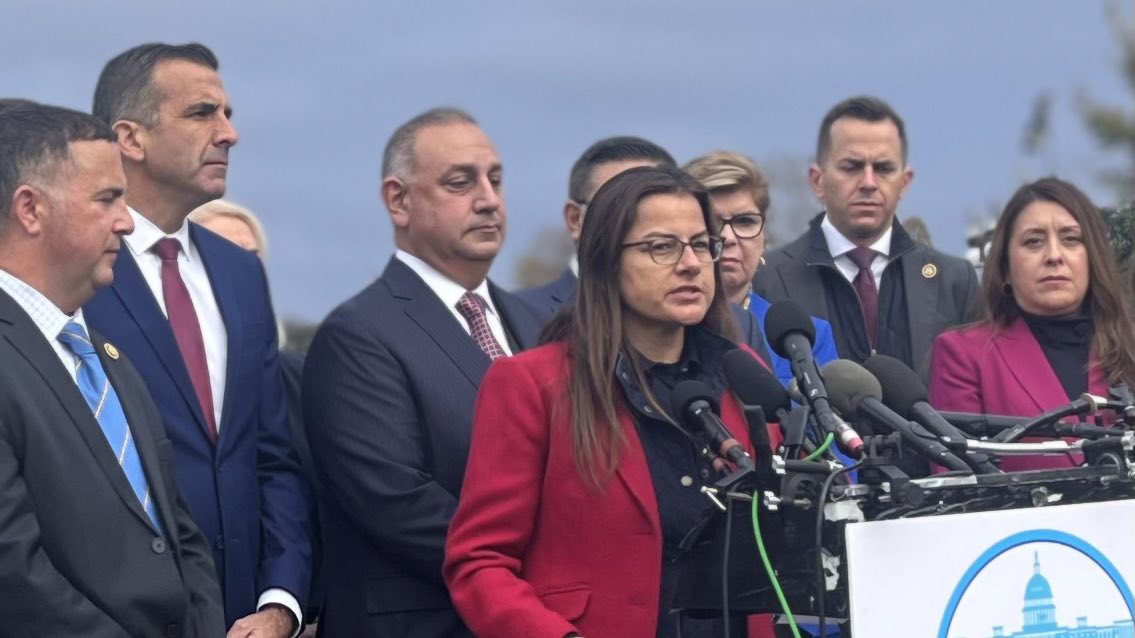 HispanicCaucus's tweet photo. The CHC is making history! With our new Members-elect, we'll soon be the largest CHC ever with 43 members. Our Caucus continues to grow, and we're better equipped to uplift Latino families and serve communities across the nation. Congrats to our incoming Members! https://t.co/qYyDPYONDD