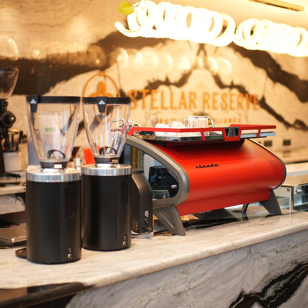 StellarReserve's tweet photo. The Strada X in Hyderabad, exclusive at Stellar Reserve 🔥

Brought to you by La Marzocco, this beauty serves up flawless espresso shots with its Auto Brew Ratio system ☕
.
.
.
.️
#stradax #lamarzocco #espressoperfection #stellarreserve #exclusive https://t.co/ngkAbZGhZT