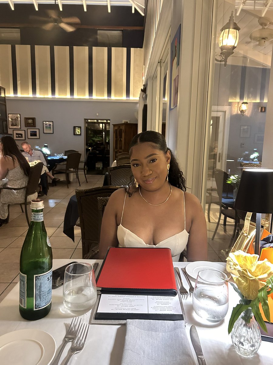 Mamita🥺✨ (@queensheks) on Twitter photo 