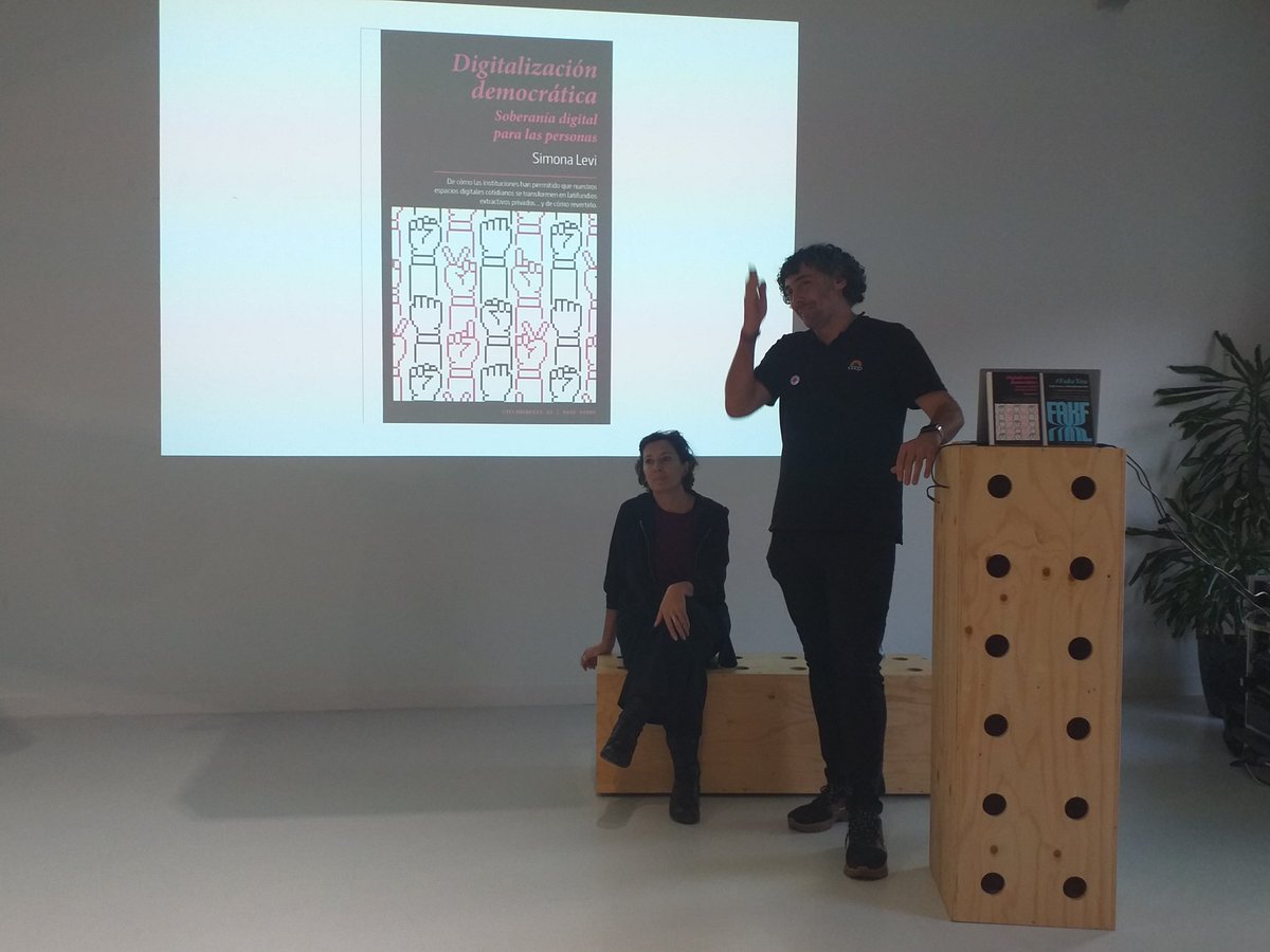 MRAFundazioa's tweet image. Hasi da #DigitalizazioDemokratikoa ren inguruko erronkak ardatz dituen solasaldia @X_net_ eko Simona Levirekin.
#EHdigitala k antolatuta.