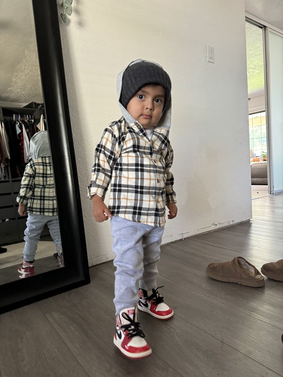 JulesB8S's tweet photo. fashion Friday with the loml 🥰 https://t.co/ZfoCL5GNRV
