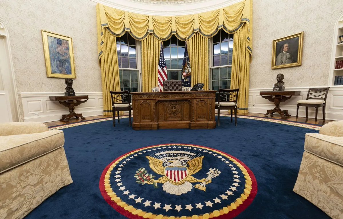 digginyesterday's tweet image. LMFAO, Oval Office has the vesica piscis shape, and they slapped an eagle in the middle, the symbolism is TOO real.🤣 #HiddenInPlainSight