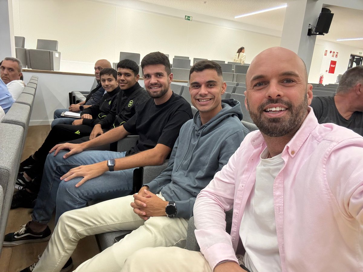 FFLasPalmas's tweet photo. 🗣️ l La ponencia ‘¿Quién domina el juego?’ despierta la curiosidad de árbitros y entrenadores

ℹ️⬇️
https://t.co/nJZezs5Dva https://t.co/gJr5yHpMHZ