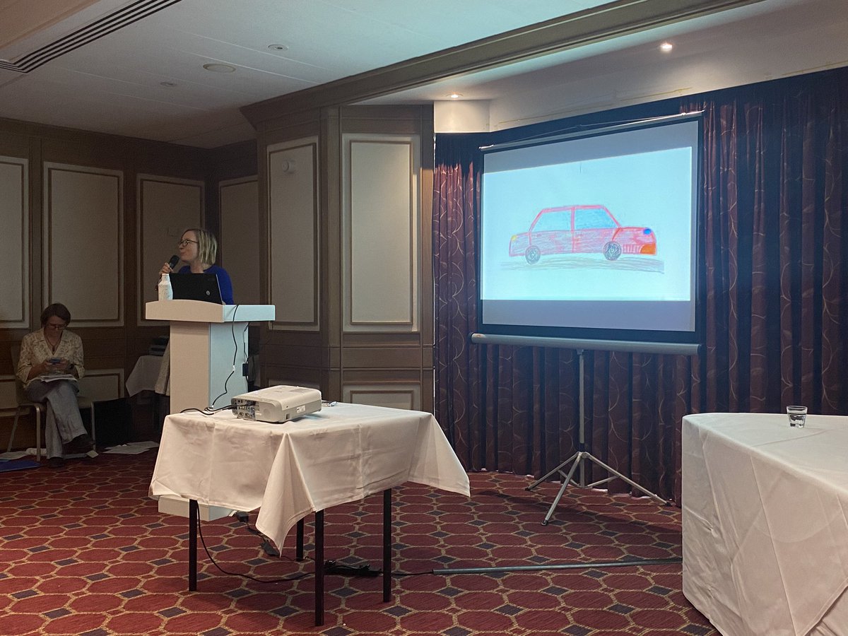 Cat Barlow tweet media