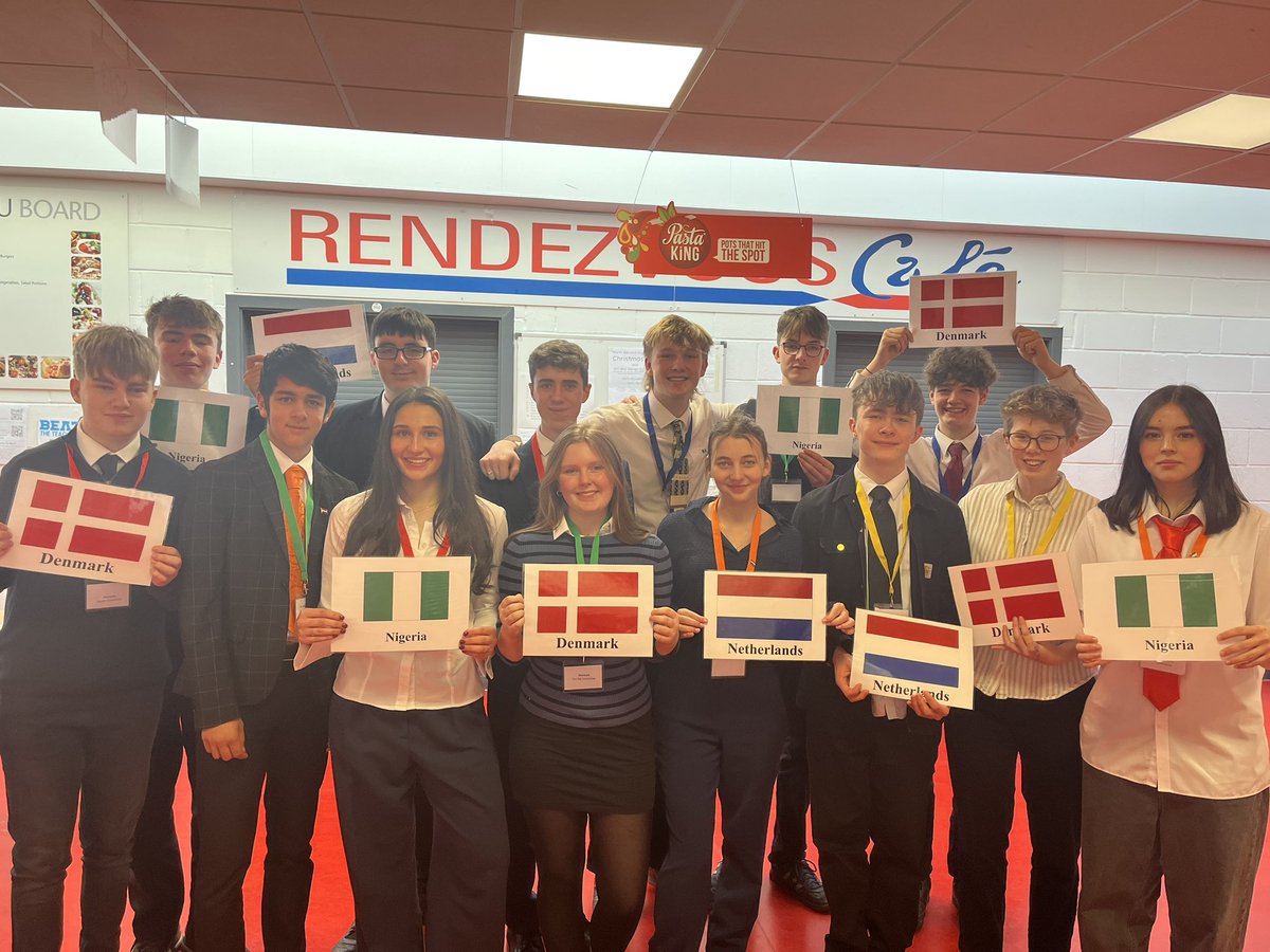 Miss Hunter tweet media