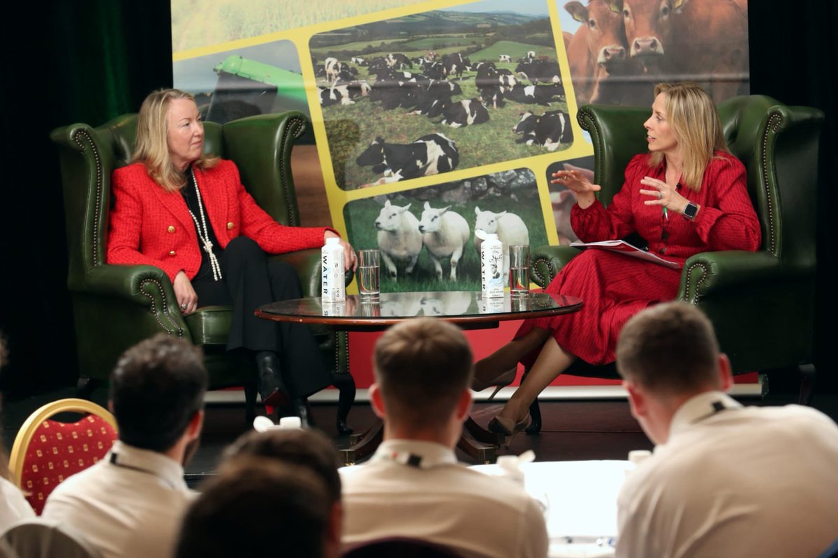 NuffieldIreland's tweet photo. Siobhan Talbot, former Group MD of @GlanbiaPlc in conversation with 2018 Scholar Karina Pierce on ‘leadership in agribusiness.’ 🙌
#NuffieldConference #NuffieldIreland https://t.co/kDNgxArrif