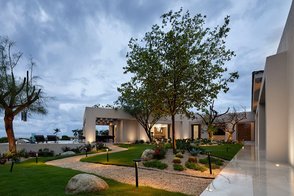 progressivedesf's tweet photo. ✨ This modern exterior design merges nature and architecture to create a unique and harmonious space 🌿.

#ModernDesign #Architecture #OutdoorLiving #GardenPath #MinimalistStyle #NatureLovers #ElegantSpaces #RelaxationTime #HarmoniousDesign https://t.co/yM4RnIPKp3