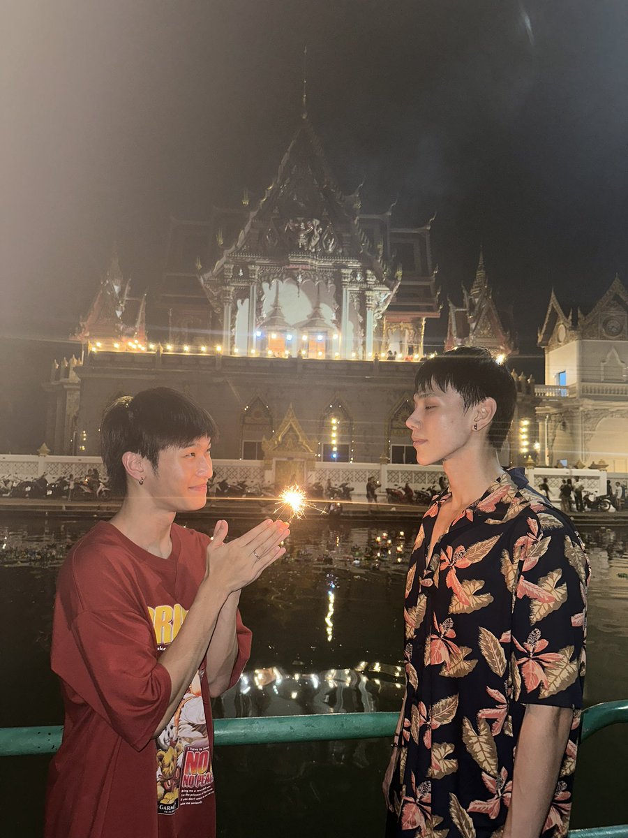 bayconparadise's tweet photo. วัยรุ่นหนองแขม https://t.co/iCAkTPvSo9
