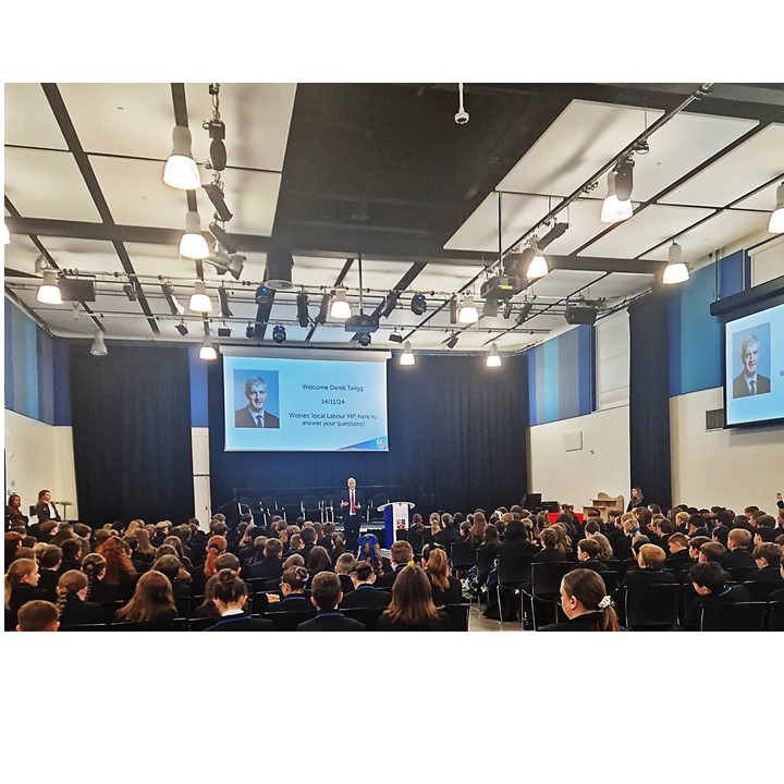 A huge thank you to Derek Twigg MP for delivering an inspiring assembly to Year 7 today! 🎤✨ Our students asked thoughtful, mature questions that even made Derek pause to reflect. Well done, Year 7—you represented Wade Deacon brilliantly! 👏💙 #InspiringFutures #ProudMoment