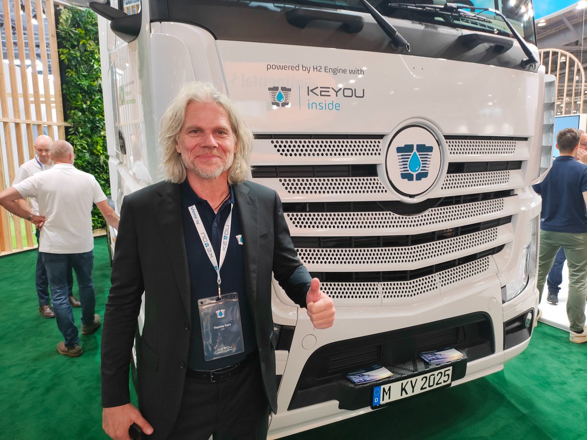 truck_van's tweet photo. “Especially in heavy-duty #trucks, where robustness and efficiency are key factors, there is something missing in the market. For us, it’s #hydrogen combustion #engines”.
🔗Read the exclusive interview with #KEYOU CEO, Thomas Korn: https://t.co/w4Ze7XAsz3 https://t.co/KzFkUlR348