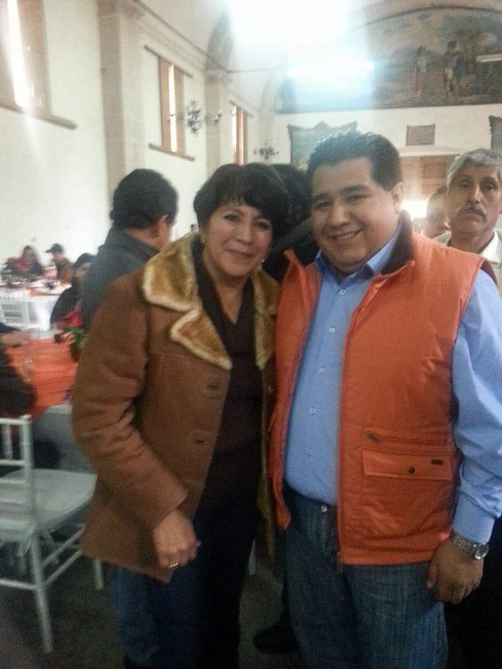 bobadillajorge's tweet photo. 📝 Mtra. @delfinagomeza  Usted es un ejemplo que la disciplina, el trabajo y la fé son las palabras claves para no rendirse y seguir dando la lucha para consolidar la #Transformación en el Estado de México.
Desde #SanMateoAtenco  👟👞👠 le deseamos un muy feliz cumpleaños 🥳 https://t.co/iLzGW4i00p