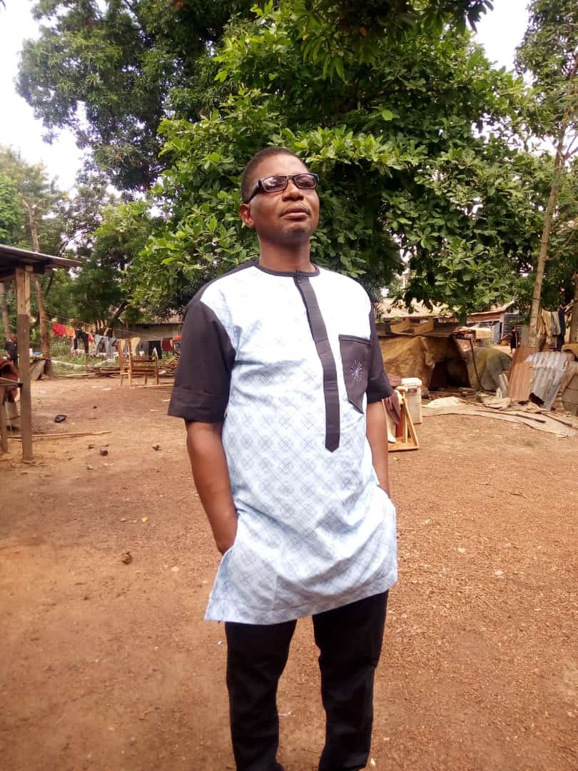 sowore's tweet photo. This couple, Mr. Ifedi Sunday and Mrs. Ifedi Callista, have been held hostage by lawless @OfficialDSSNG on behalf of Nigeria’s insatiable need for NATIONAL UNITY since 2021 at Wawa Bareack in Niger State. They were accused of being members of #IPOB; there are several other Nigerians, especially from the SE, abandoned in this @HQNigerianArmy Barrack are rotting away. 

https://t.co/WGjdj23cCH