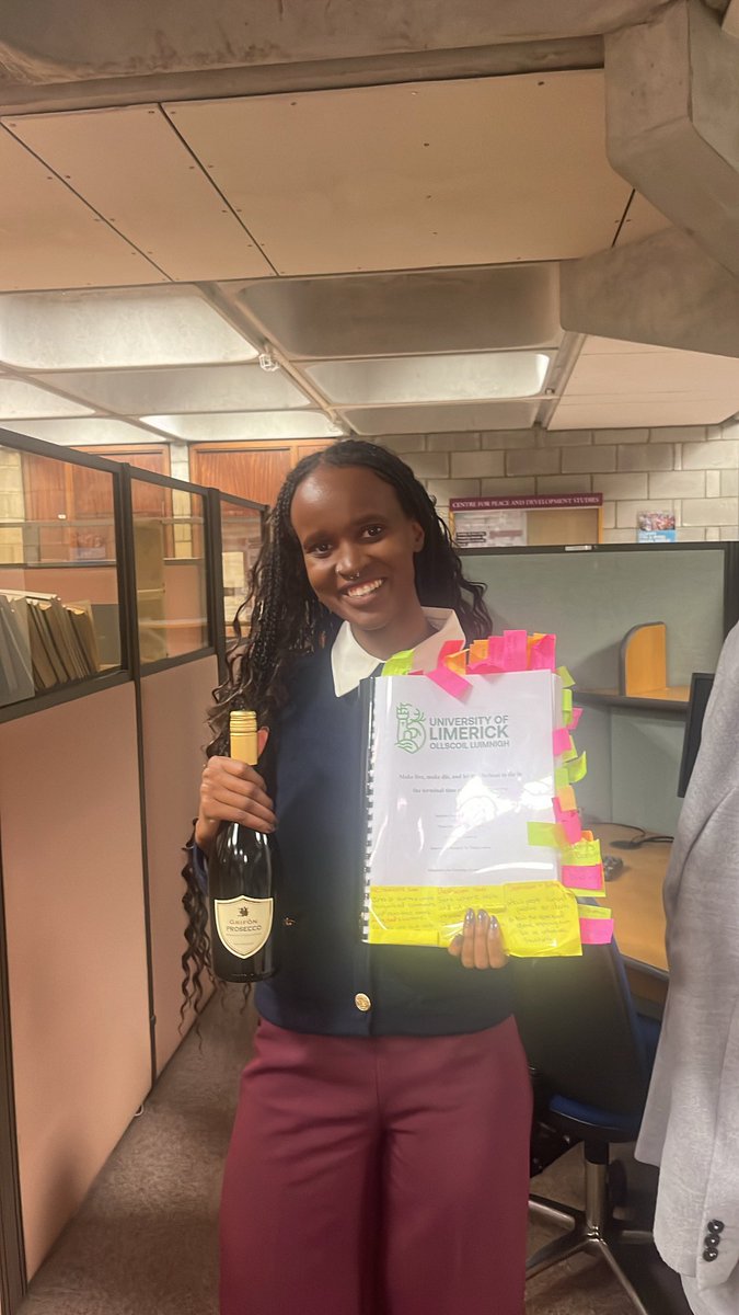 NdahiroSandrine's tweet photo. Today I successfully defended my PhD thesis where I passed with minor corrections 😭😭😭 Thank you to my amazing examiners and chair. Thank you @EnglishAtUL for incredible 10 years. Officially Dr. Ndahiro 🥂 https://t.co/UNW6OrejSU