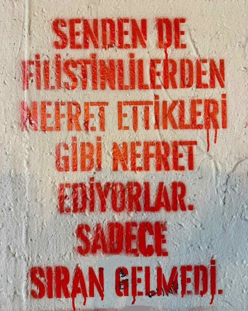 ozlemdogan_'s tweet photo. “Senden de Filistinlilerden nefret ettikleri gibi nefret ediyorlar. Sadece sıran gelmedi!”

2 milyar Müslüman bunun farkında olsaydı bugün Mc Donalds, Burger King, Coca Cola, Starbucks, Ariel olmazdı. 2 milyar insanın boykot edip almadığı hiçbir marka dayanamaz. #GazaGenocide https://t.co/2nWimJqKQl