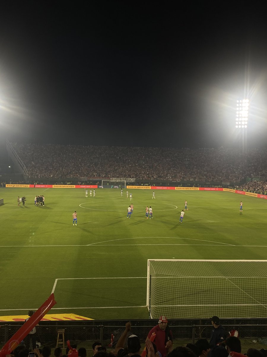 Rodri_Cardozo10's tweet photo. Noche inolvidable en el defensores del chaco🇵🇾😭 https://t.co/WLBCKfCGHp