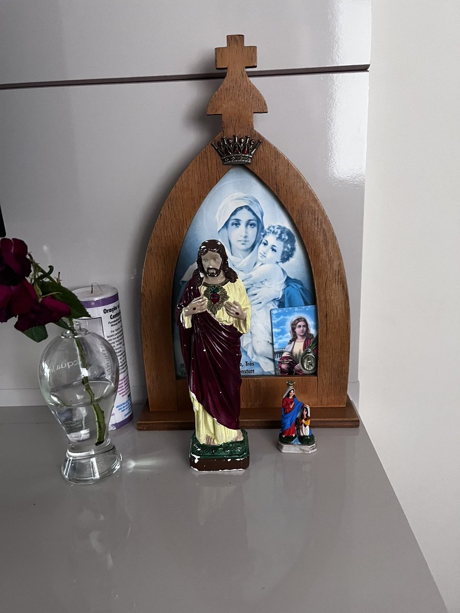 Allyartse's tweet photo. i came to my grandmas house and she has this sick arcane action figure https://t.co/9IqamQtOvA