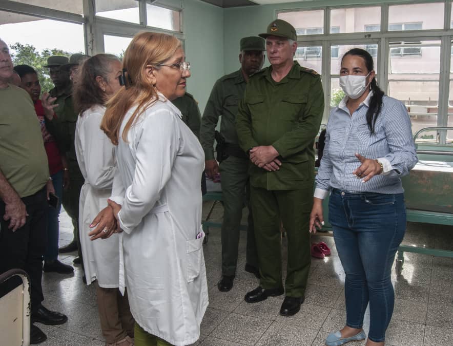 En Nuevo #Pilón también visitamos el Hospital "Comandante Félix Lugones Ramírez", una de las instituciones del sector salud afectadas por los sismos. Allí constatamos el trabajo que realiza el personal médico para mantener con vitalidad la institución. #DePieYCombatiendo