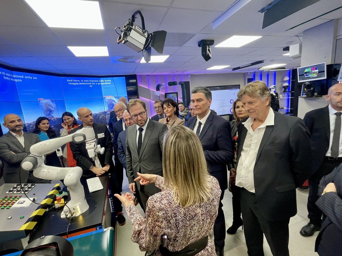 Rencontre avec Monsieur Antoine ARMAND, Ministre de l’Economie, des Finances et de l’Industrie à Biot-Sophia Antipolis, au sein d’Accenture, entreprise à la pointe de la recherche et du développement dans le domaine de l’Intelligence artificielle.