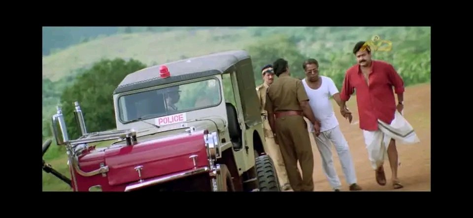 Basikeldho's tweet photo. അച്ഛനെ മീഡിയക്കാരുടെ  കയ്യീന്ന് രക്ഷിച്ചു വരുന്ന  സഞ്ജു 🔥

#SanjuSamson #SAvsIND #indiancricket https://t.co/vGrqAiI9bL