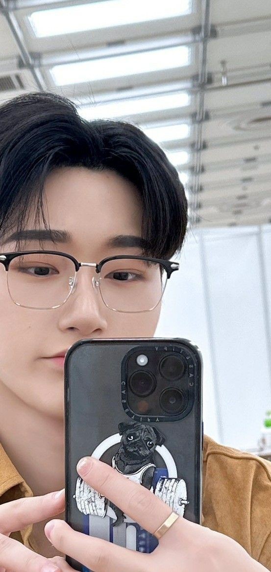 ᅟᅟᅟᅟ
Bom dia! A partir de hoje vou aparecer só o necessário e viver só o necessário por aqui. Não quero saber de mais nada além da minha vidinha.
ᅟᅟᅟᅟ