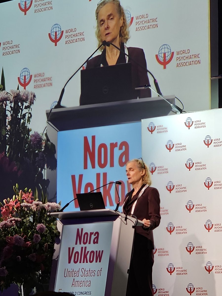 carlos_arnaud's tweet photo. Sesión Presidencial en @WPA_Psychiatry #WPA2024 Dra. Nora Volkow @NIH @NIDAnews 

"Las adicciones no solo son enfermedades del cerebro, sino enfermedades donde la influencia genética y del medio ambiente así como determinantes psicosociales juegan un papel fundamental" https://t.co/GQILDCHbsb