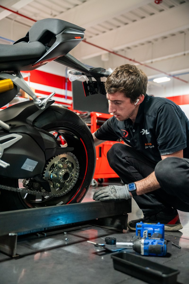 RahalDucati's tweet image. 📦✨ Just Uncrated: 2024 Ducati Panigale V2! ✨📦
Now available —sleek design, incredible performance, and ready to be yours. Stop by to see it up close, check out our financing options, and take it home! 🔥
🔗 shorturl.at/fJKv9
#DucatiPanigaleV2 #RideDucati #Panigale