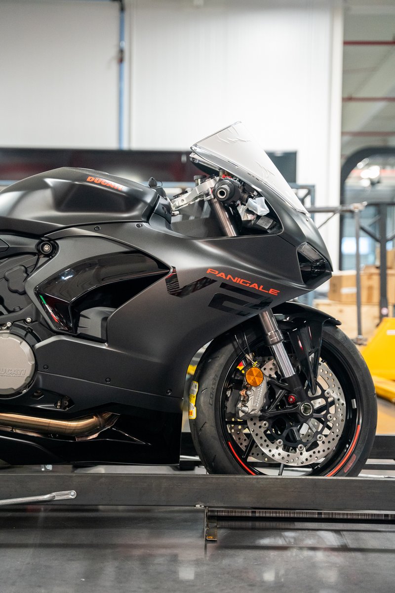 RahalDucati's tweet image. 📦✨ Just Uncrated: 2024 Ducati Panigale V2! ✨📦
Now available —sleek design, incredible performance, and ready to be yours. Stop by to see it up close, check out our financing options, and take it home! 🔥
🔗 shorturl.at/fJKv9
#DucatiPanigaleV2 #RideDucati #Panigale