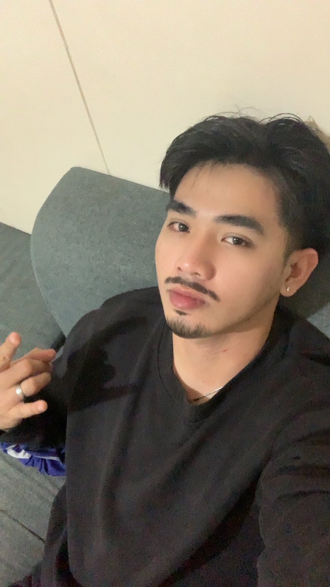 Louis0_0_0's tweet photo. sa bahay lang talaga after ALE? https://t.co/tyvLvT3bV5