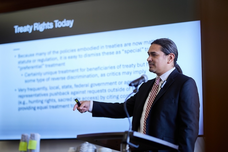 OUNativeNations's tweet photo. We're honored to see our event featured! The Native Nations Center, with the Center for Faculty Excellence &amp; Office of Tribal Relations, hosted Comanche Nation Chairman Forrest Tahdooahnippah for a keynote on treaties as sacred agreements. Read more: https://t.co/OoItGeHYQ7 https://t.co/llRVY80yK1