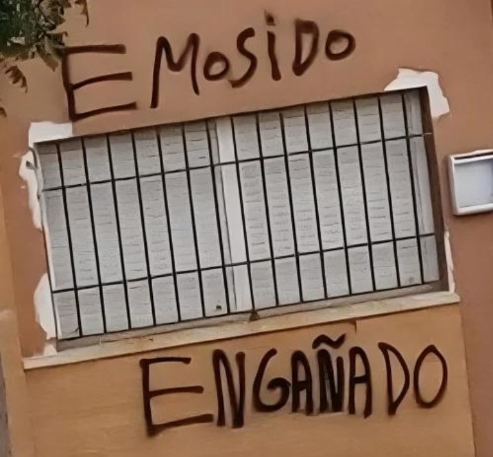 LA RECOMPOSICIÓN ❓
Retención de tareas por 24 y luego por 48hs. Semejante arsenal presagiaba plantarse en la negociación con un número respetable, pero el 16% resultante es insultante, valga la cacofonía.
¿Qué podemos agregar? Así vamos por muy mal camino y todxs lo sabemos.
