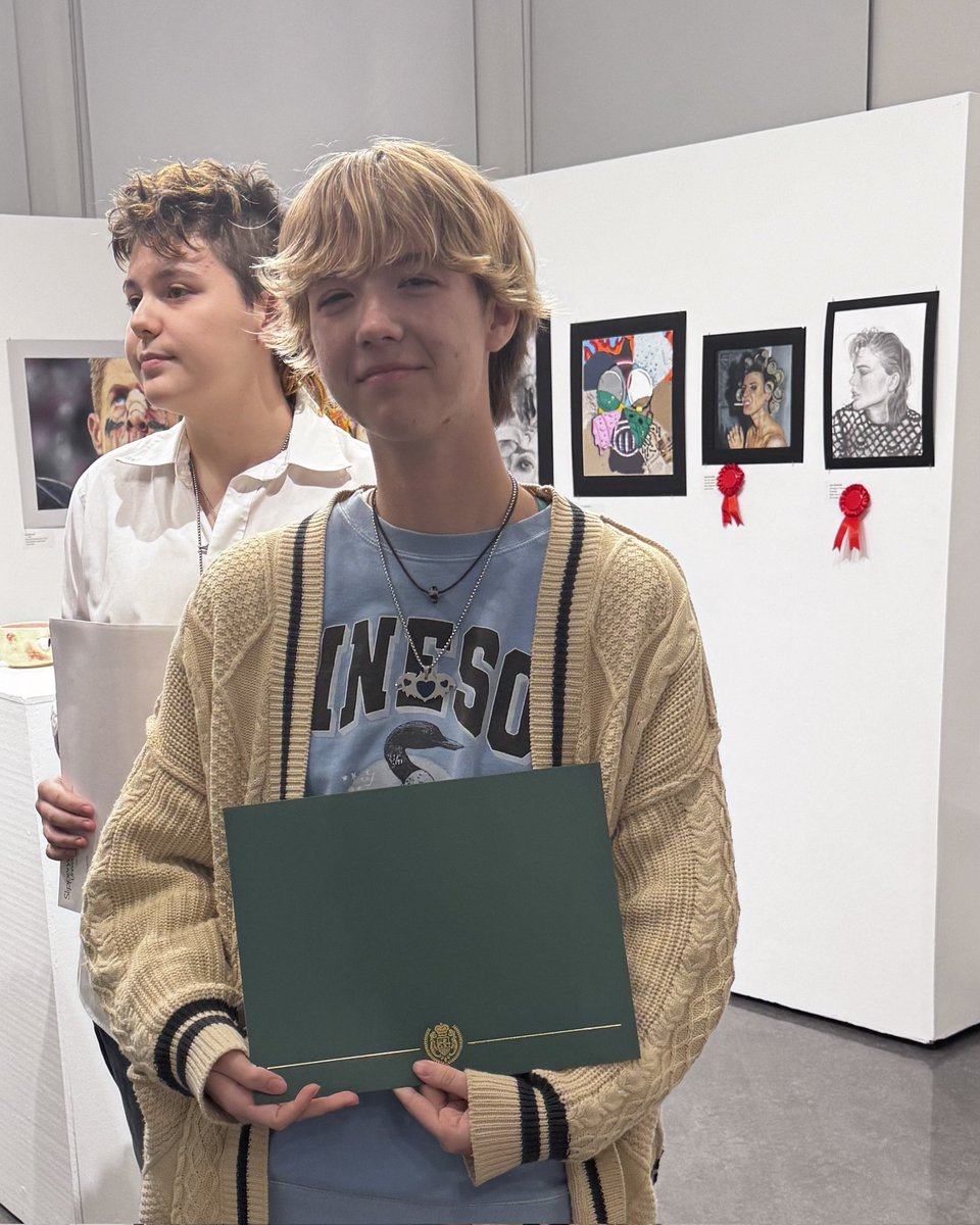 southallegheny's tweet photo. Makayla Carpenter's artistic excellence was recognized at Slippery Rock's annual Art Show, held at @slipperyrocku where she received an Honorable Mention and a cash prize, celebrating her creative spirit! 🎨🖌 https://t.co/faHlEQBP0P