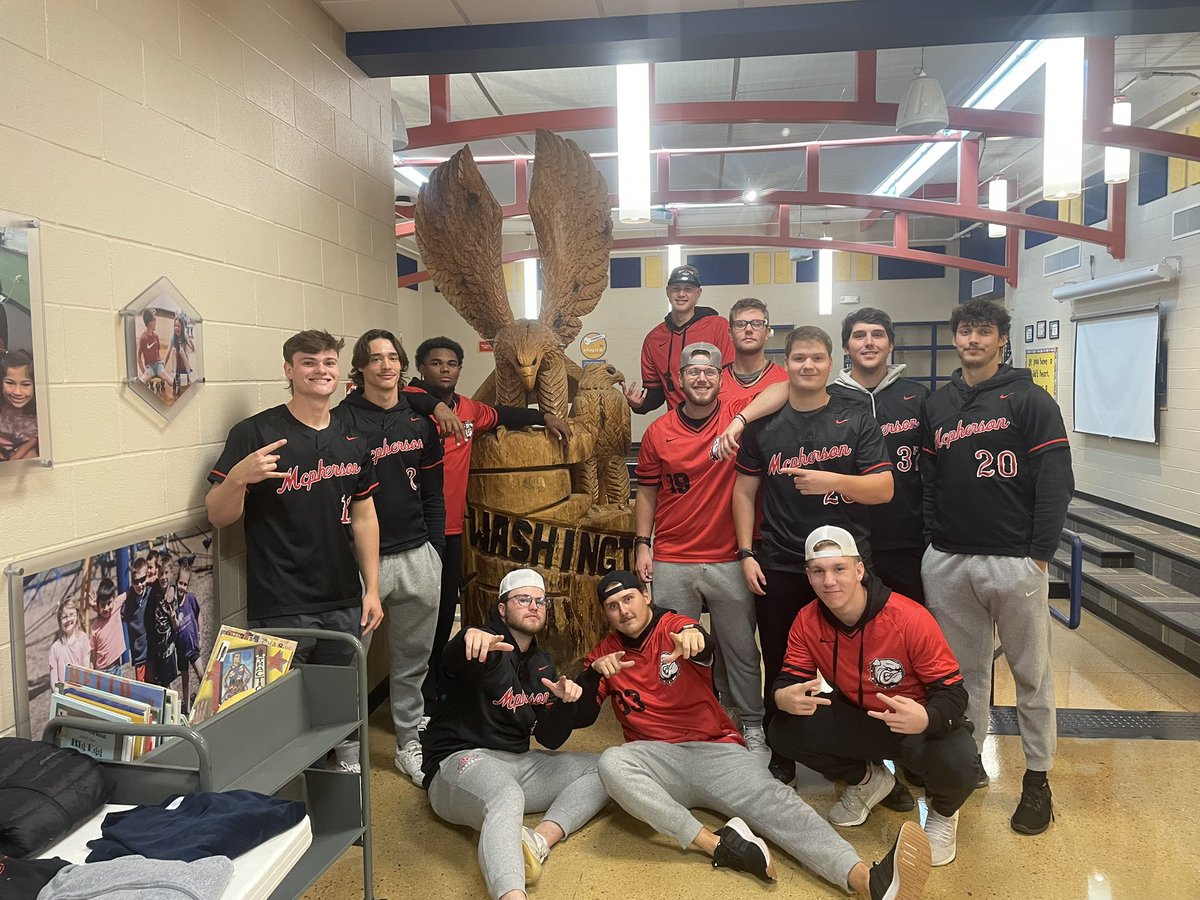 McPherson Baseball🤝Washington Elementary. Leading the country in High-5’s! #SkoDogs #EnjoyTheReel