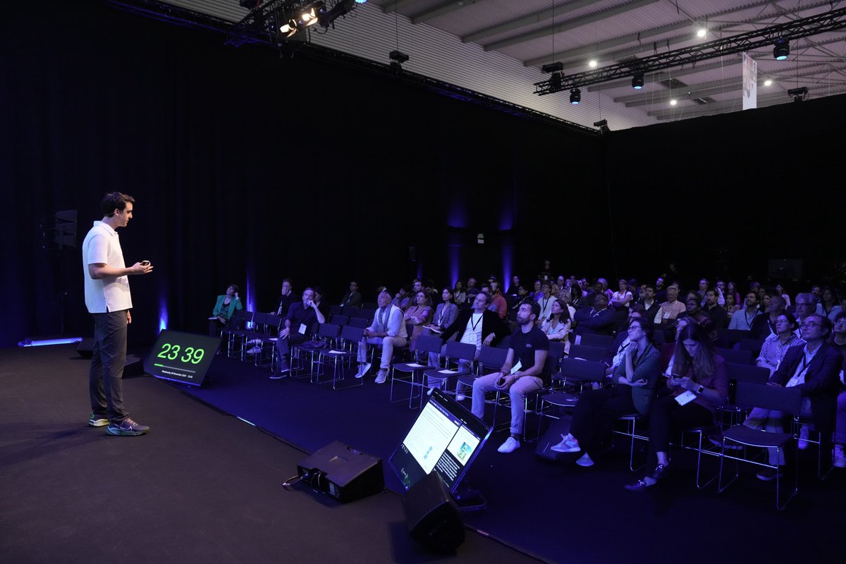 bcndeeptech's tweet image. 🧠 Last week @nathanbenaich presented the State of AI Report 2024 at the #barcelonadeeptechsummit, giving us a glimpse of the latest trends, breakthroughs, and future potential of artificial intelligence.
Read it here: 👉stateof.ai
#deeptech #BDTS24 #AI
