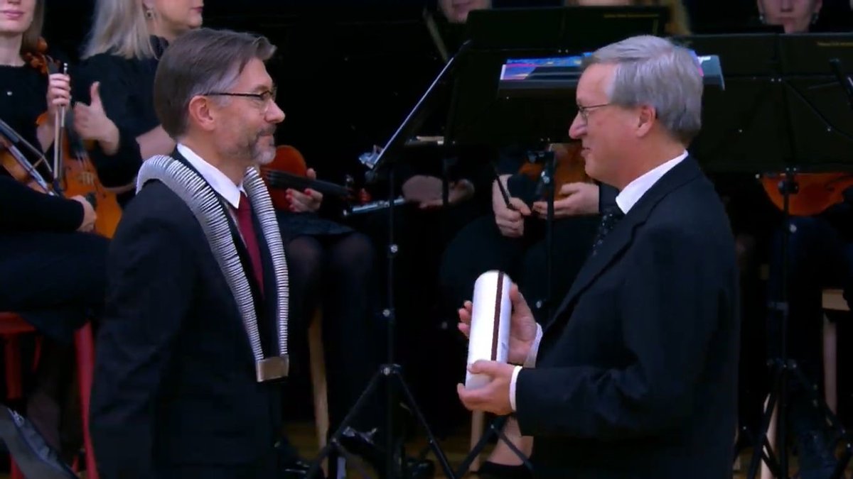 Our esteemed colleague, Aat Liefbroer, has been awarded an honorary doctorate by Tallinn University! This prestigious recognition honors Aat's outstanding contributions to life-course research, especially the development of the Estonian Longitudinal Study of Youth.