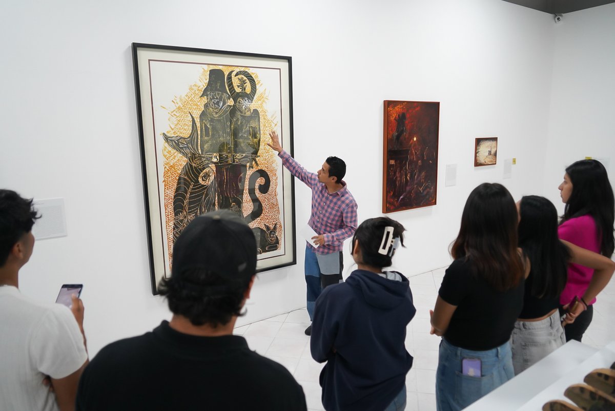 🤩 La tarde de ayer recibimos a los alumnos de la Licenciatura en Derecho de El Colegio de Veracruz, quienes fueron guiados por un recorrido a través de las salas de este recinto cultural; compartiendo valiosos comentarios e información en torno a la muestra de la 7BAV.