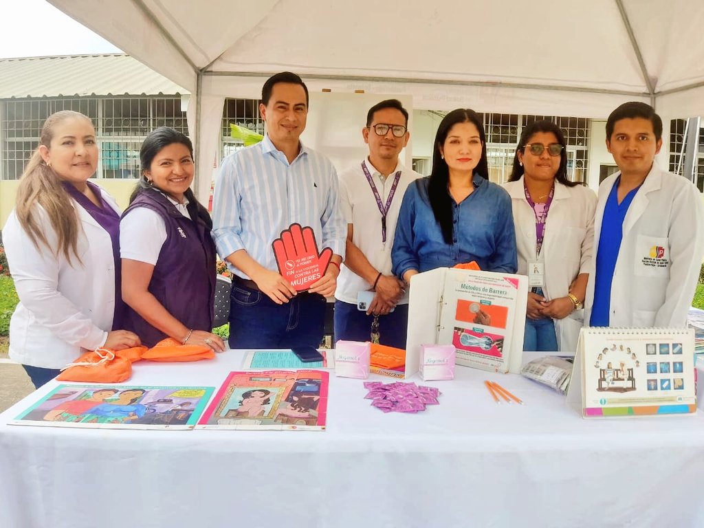 DPS_LosRios's tweet photo. #Puebloviejo | Equipo del Distrito de Salud participa en Feria Interinstitucional por los 16 días de activismo en contra de la violencia de genero, con el objetivo de socializar a nuestra población:

🟡 Derechos Sexuales y Reproductivos
🔴 Reconocer el círculo de la violencia https://t.co/Nq0iKSsROh