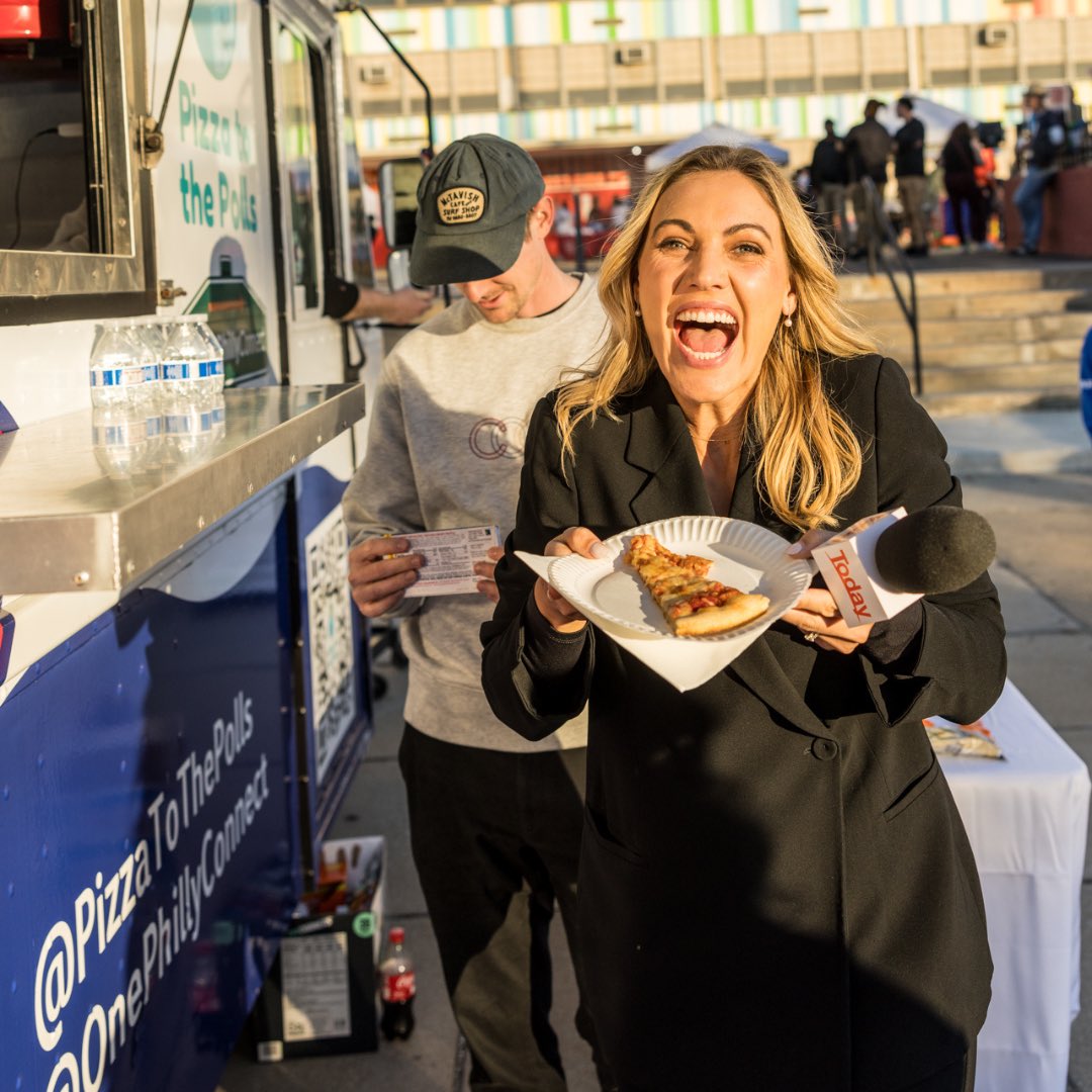 PizzaToThePolls's tweet image. As we reflect on this #election season, our hearts are full. 💛 Together, we served:
🍕 20k+ pizzas
🍿 400k+ snacks
📍 31 food truck days in 6 cities
Food has the power to unite, uplift, and energize. Thank you for letting us bring a little joy to the civic experience.…