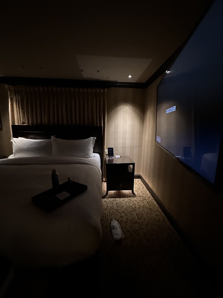 chazingamber's tweet photo. Turn down service? Yes, please. Plus other small speciality touches everywhere you look and go when at @TheAmericanClub . At the top of most magical stays anywhere for me. #travel #kohler #kohlerdestinations https://t.co/TE0VsFpOVF