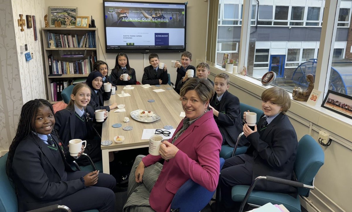 Hot Choc Friday was a hit this week, I spent a lovely break time with the top Aspire Point winners from Years 7 and 8. There were even cakes too! ⭐⭐⭐⭐⭐