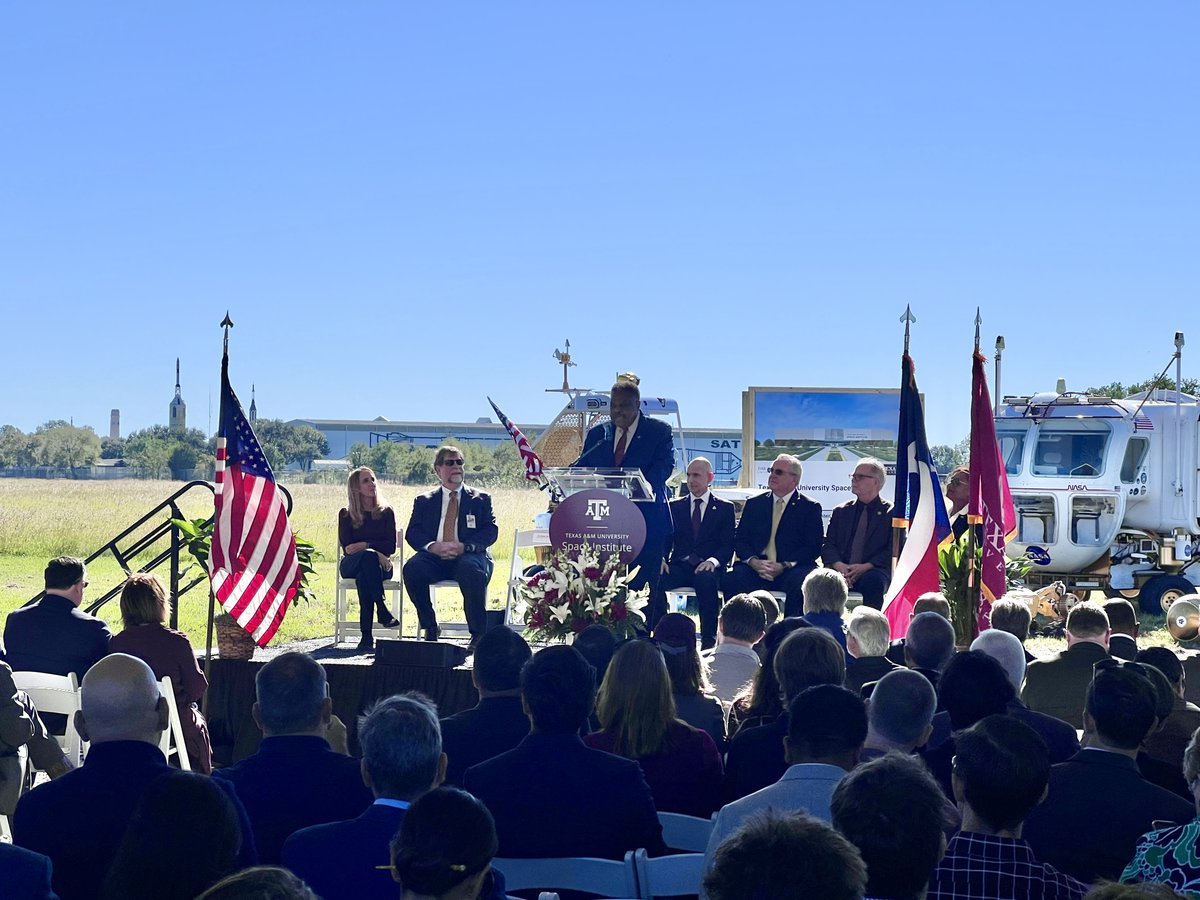 tamusystem's tweet photo. We broke ground today on the Texas A&amp;M Space Institute at @NASA_Johnson. This new $200 million facility positions @TAMU and @TAMUEngineering as national leaders in the growing field of space engineering and will support training for missions and more: https://t.co/SJ7LjYfwB2 https://t.co/Ac6SsQW2qq