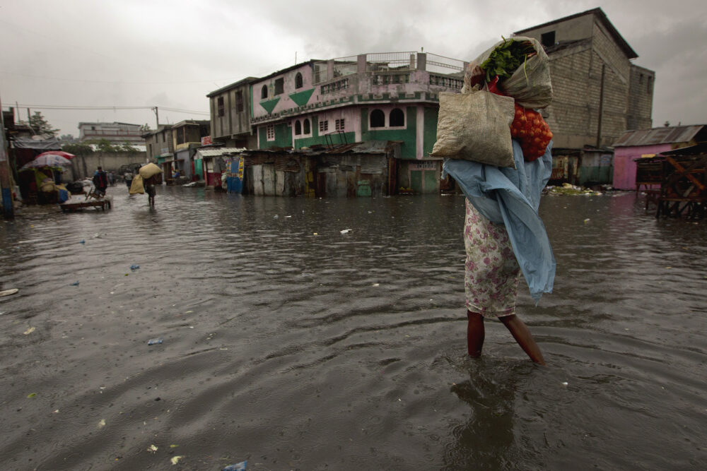 DDisplacement's tweet photo. #3 COP29 #KeyMessage: How can we enhance #Coherence and #Complementarity on #LossAndDamage work under and outside the @UNFCCC and the Paris Agreement? 

🤝 Let’s continue to integrate human mobility in the work of the WIM through its 2024 Review https://t.co/J2qNpdgvaq