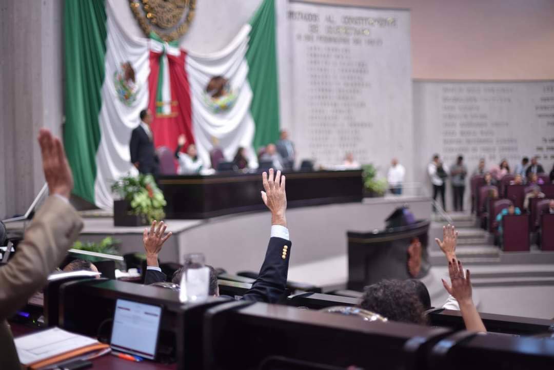 JuanTressZilli's tweet photo. Ayer las y los diputados de #Veracruz aprobamos la integración de las 41 Comisiones Permanentes de las que seremos parte, entre las cuales me corresponde presidir la de Transporte, Tránsito y Vialidad.
#Veracruz #CongresoDelEstado #Diputadolocal https://t.co/qUVJ6DBzWU
