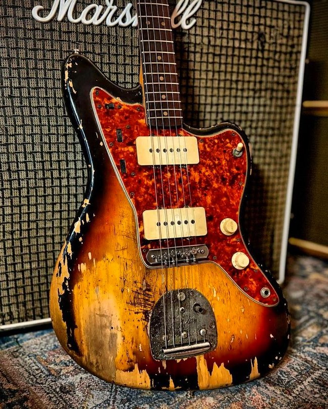 1963 Fender Jazzmaster Sunburst
#guitar #Fender #FenderFriday