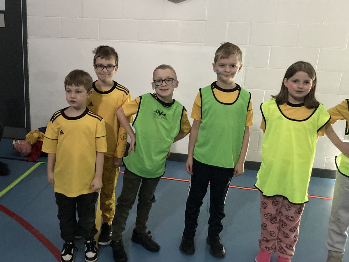 SpringwoodPE's tweet photo. Brilliant afternoon at Hoyland Common for the Glow in the Dark Dodgeball competition. The children were brilliant. Super proud of you all #TeamSpringwood #SpringwoodPE https://t.co/ZKO6QYvsU1