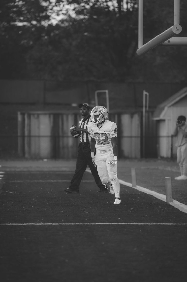 Junior szn highlights‼️

hudl.com/v/2Qp3qJ